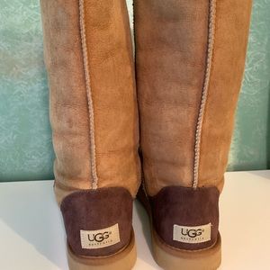 TALL CLASSIC UGGS SIZE 7, PRICE IS FIRM